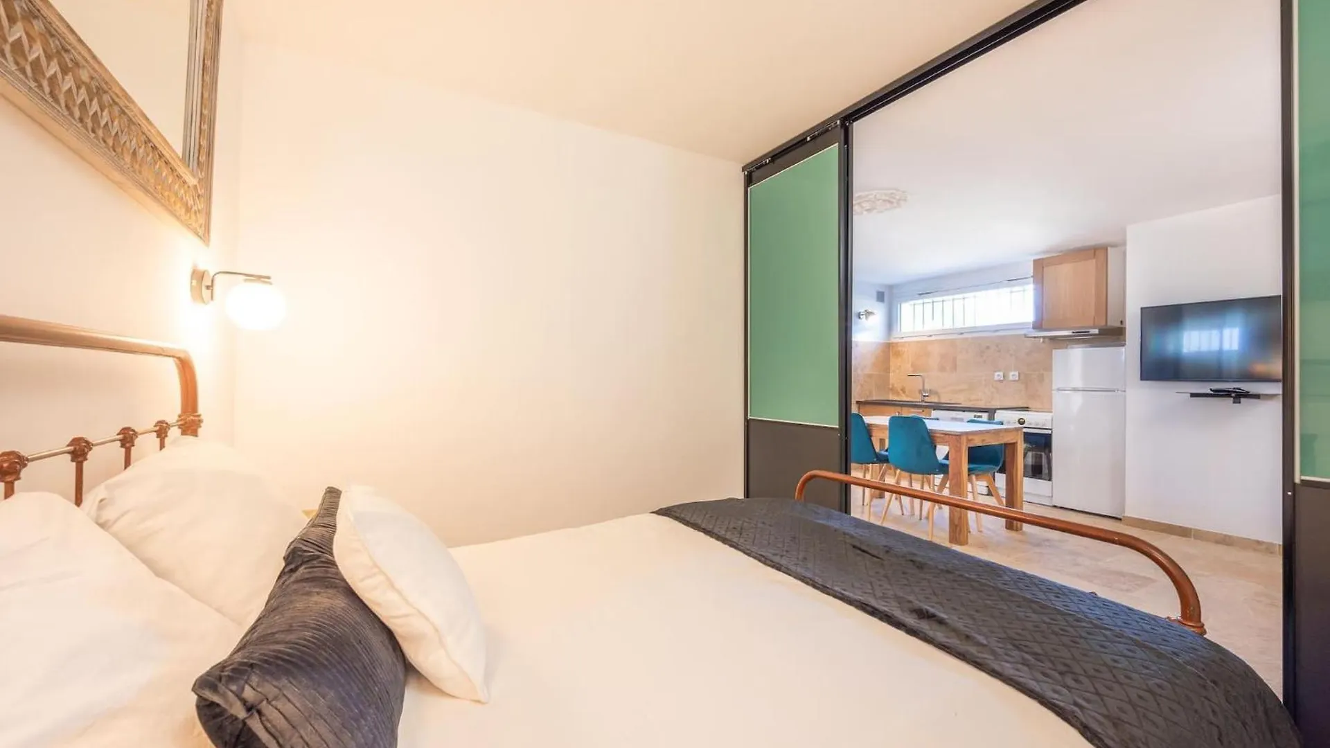 Vacation Rental With Pool And Jacuzzi, Close To Arles - Sleeps 10 Holiday home