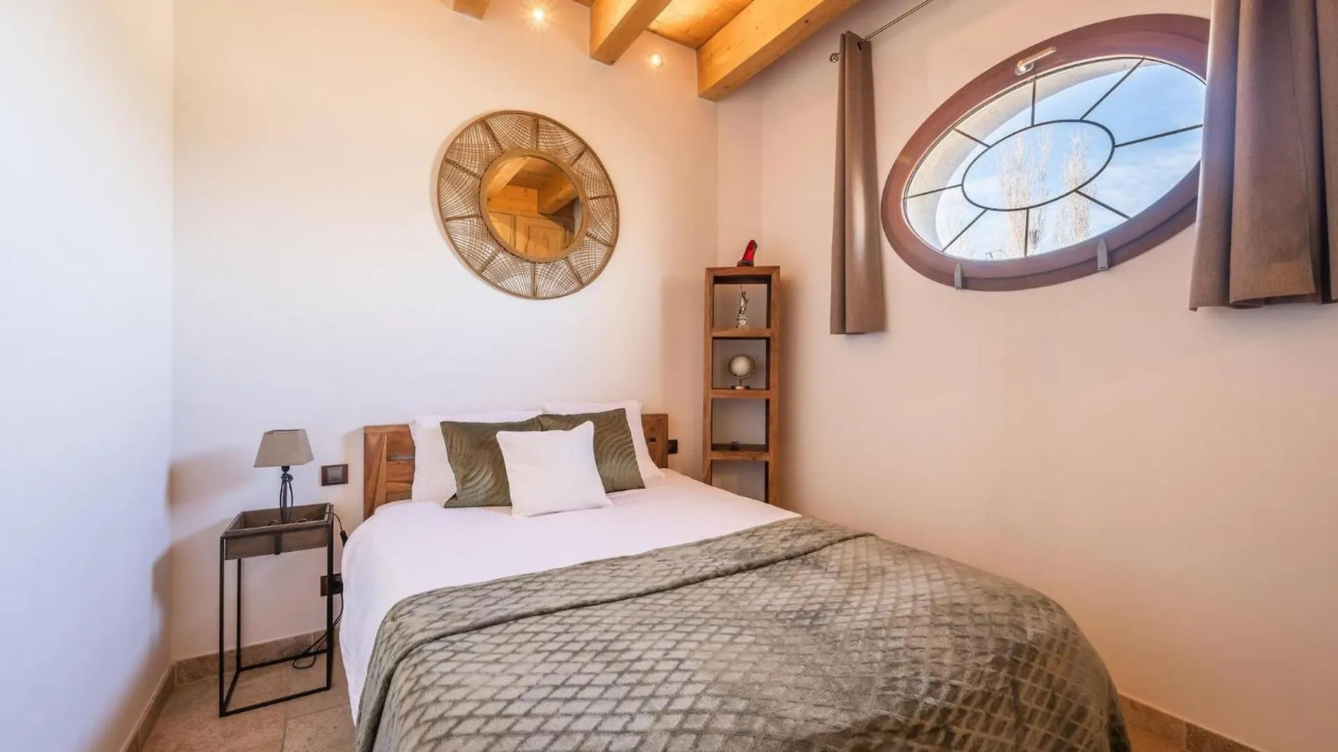 Vacation Rental With Pool And Jacuzzi, Close To Arles - Sleeps 10 0*,  France