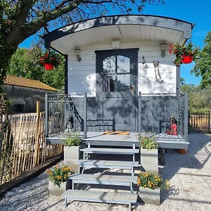Villa Cerisier Climatisée, à La Campagne, Arles