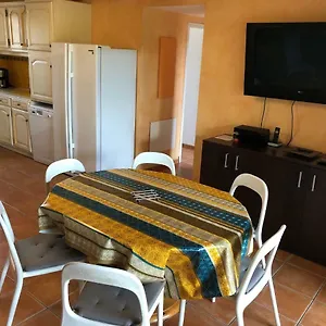  Apartment Dans La Les Mazets De Camargue